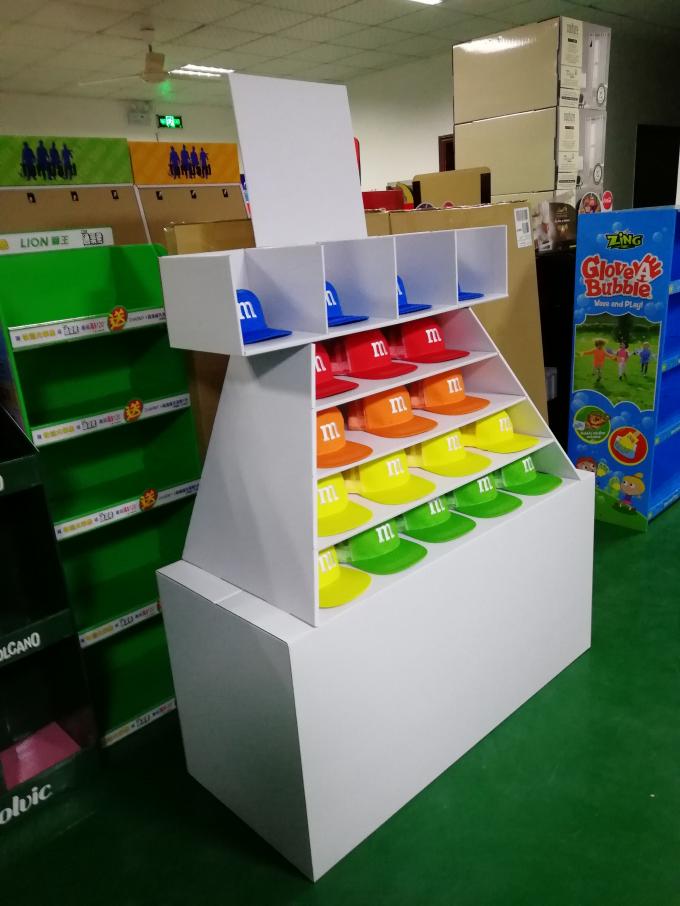 Vier Regal Positions-Pappausstellungsstände für Kappen mit CMYK-Drucken