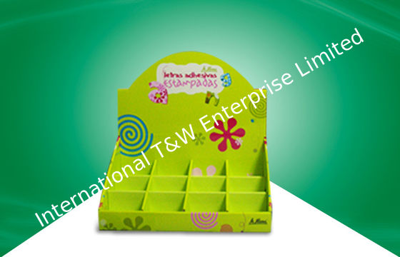 Ein guter Preis. Pappecountertop-Anzeigen mit den Teilern, die als Verschiffen-Karton recyclebar u. gearbeitet worden sein würden Online